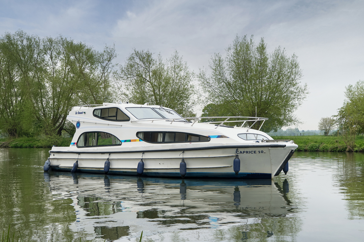 Hausboot Caprice in Fahrt