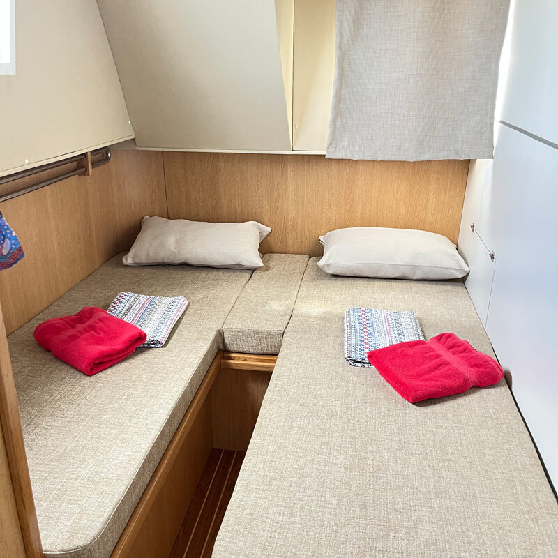 Heckkabine mit 2 Einzelbetten oder Doppelbett
