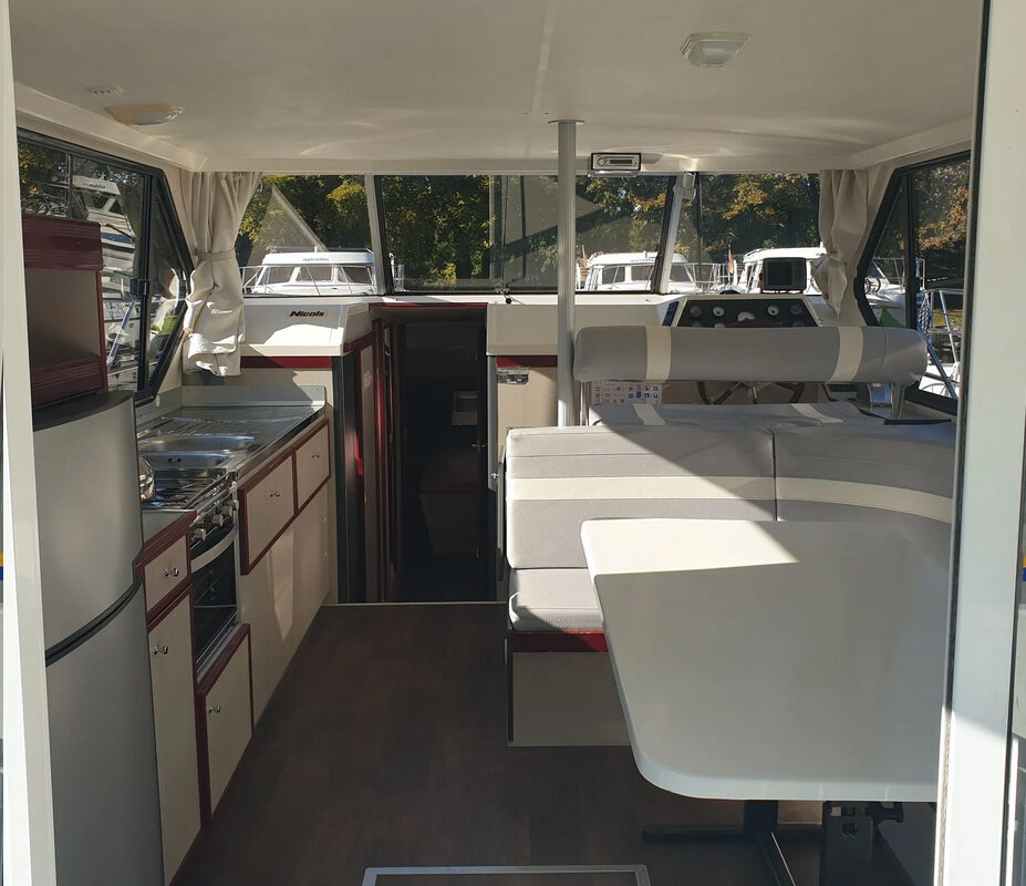 Salonbereich und Küche Sedan 1160