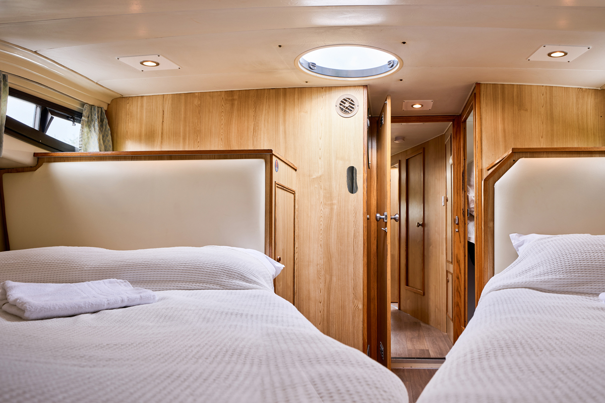 Bugkabine mit V-Bett Elegance