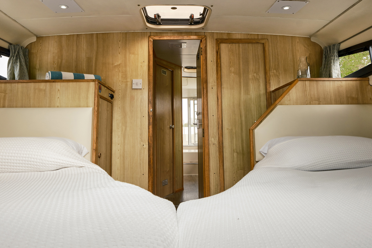 Bugkabine V-Bett Caprice