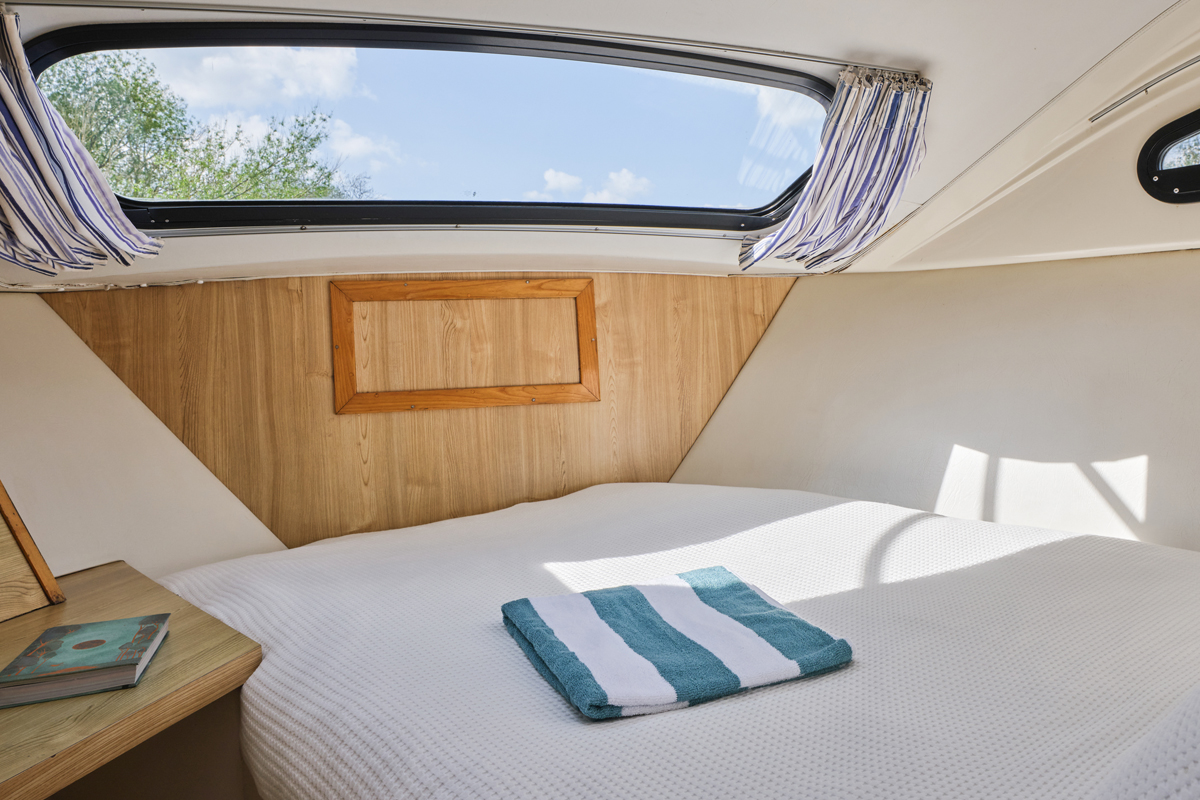 Doppelbett Bugkabine Magnifique