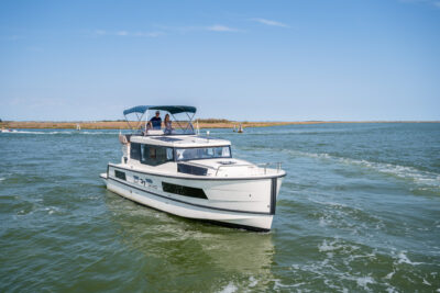 Grand 37 mit Bimini Italien Aussenansicht