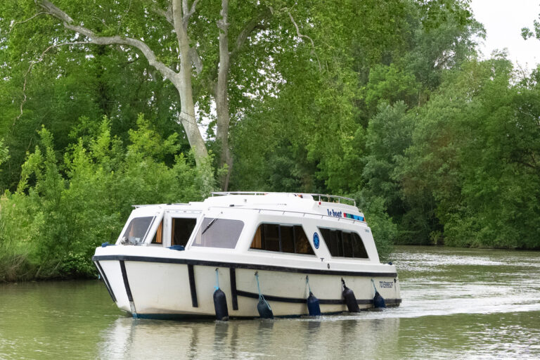 Hausboot Cirrus unterwegs