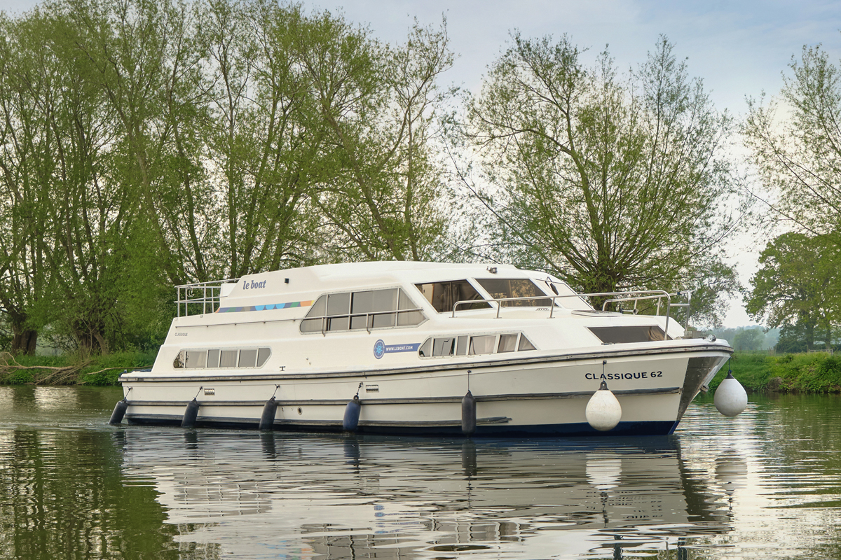 Hausboot Classique in Fahrt