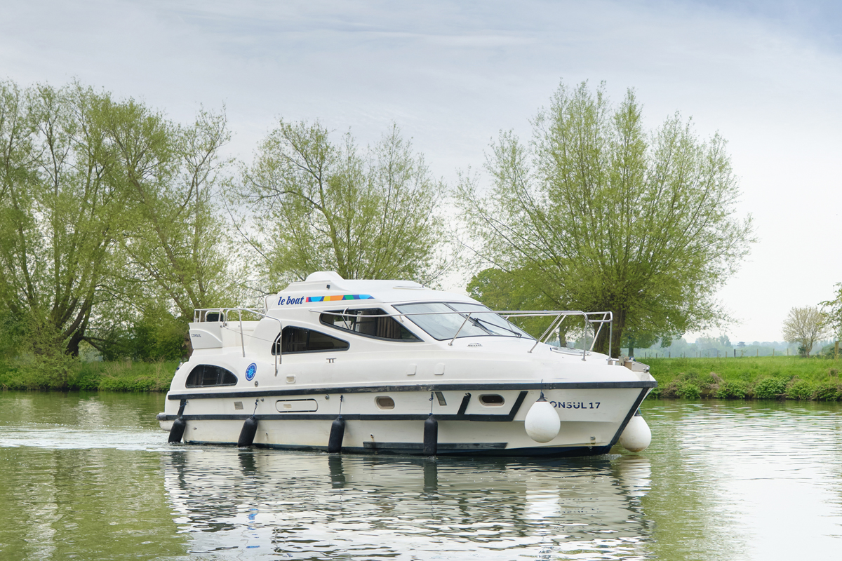 Hausboot Consul in Fahrt