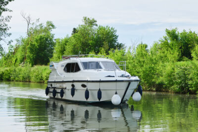 Hausboot Countess unterwegs