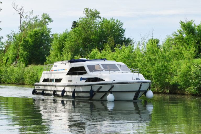 Hausboot Grand Classique unterwegs