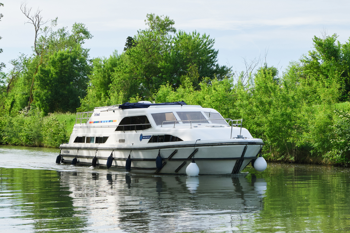 Hausboot Grand Classique unterwegs