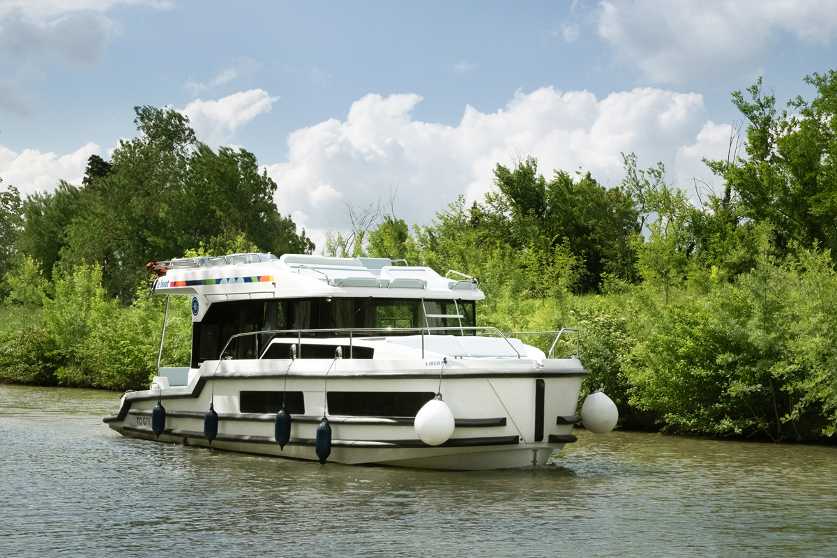 Hausboot Liberty in Fahrt