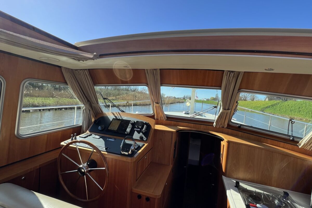 linssen_40_liberty_steuerstand_innen