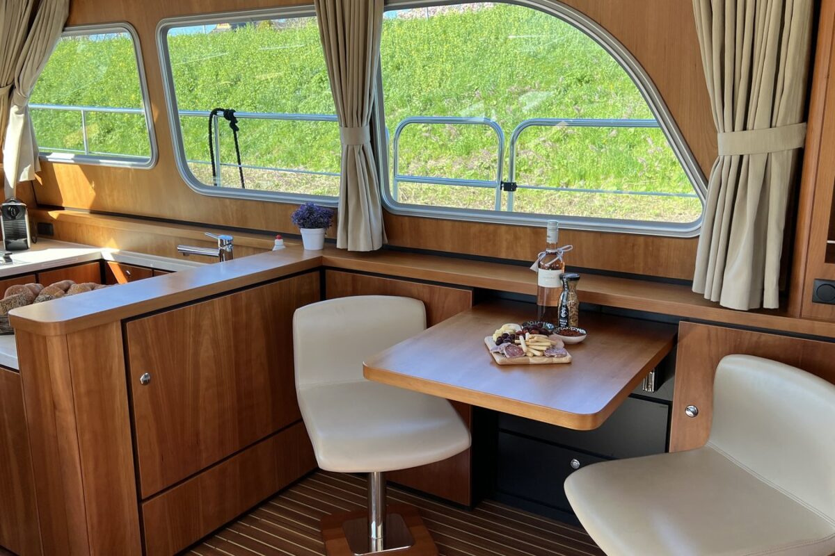 linssen_40_liberty_tisch-innen
