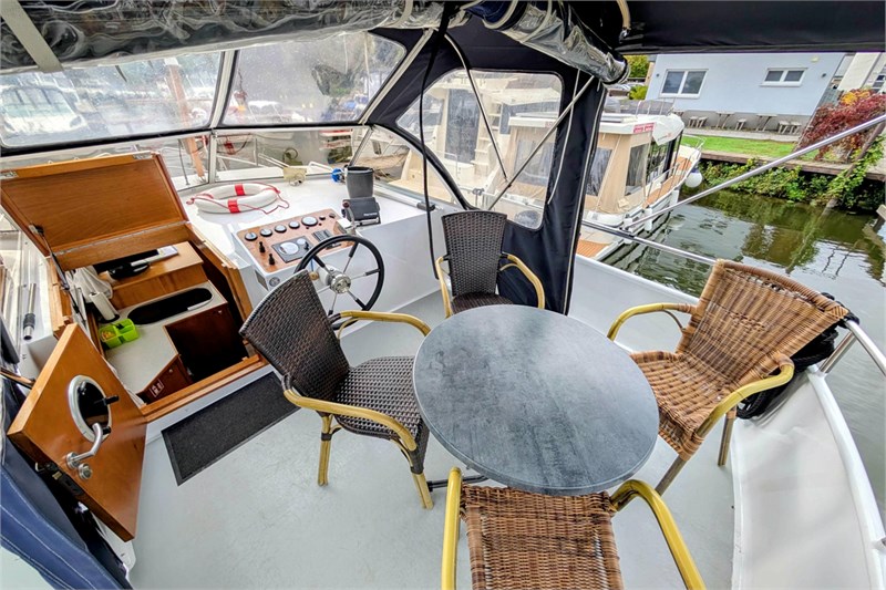 motoryacht_sarah_aussendeck_2