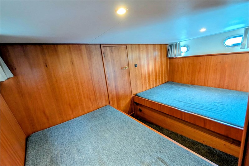 motoryacht_sarah_heckkabine_doppelbett_einzelbett