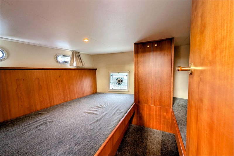 motoryacht_sarah_heckkabine_doppelbett_einzelbett_2