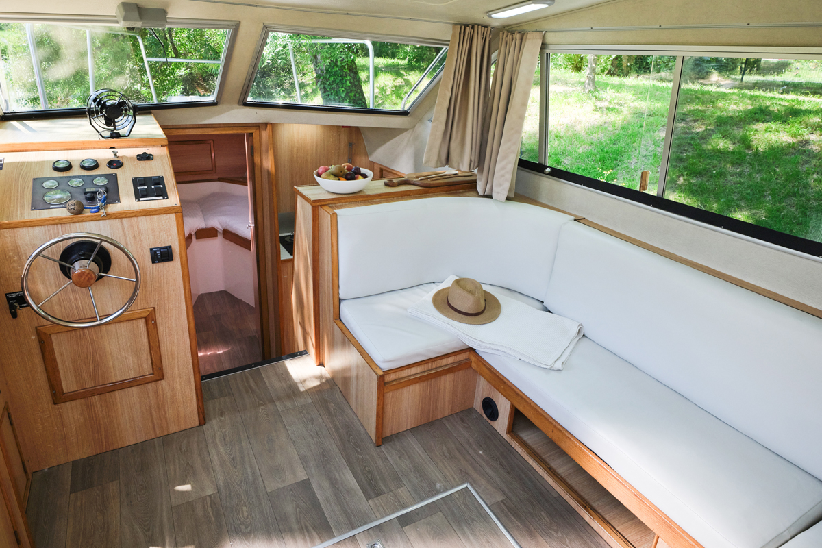 Salon Hausboot Countess