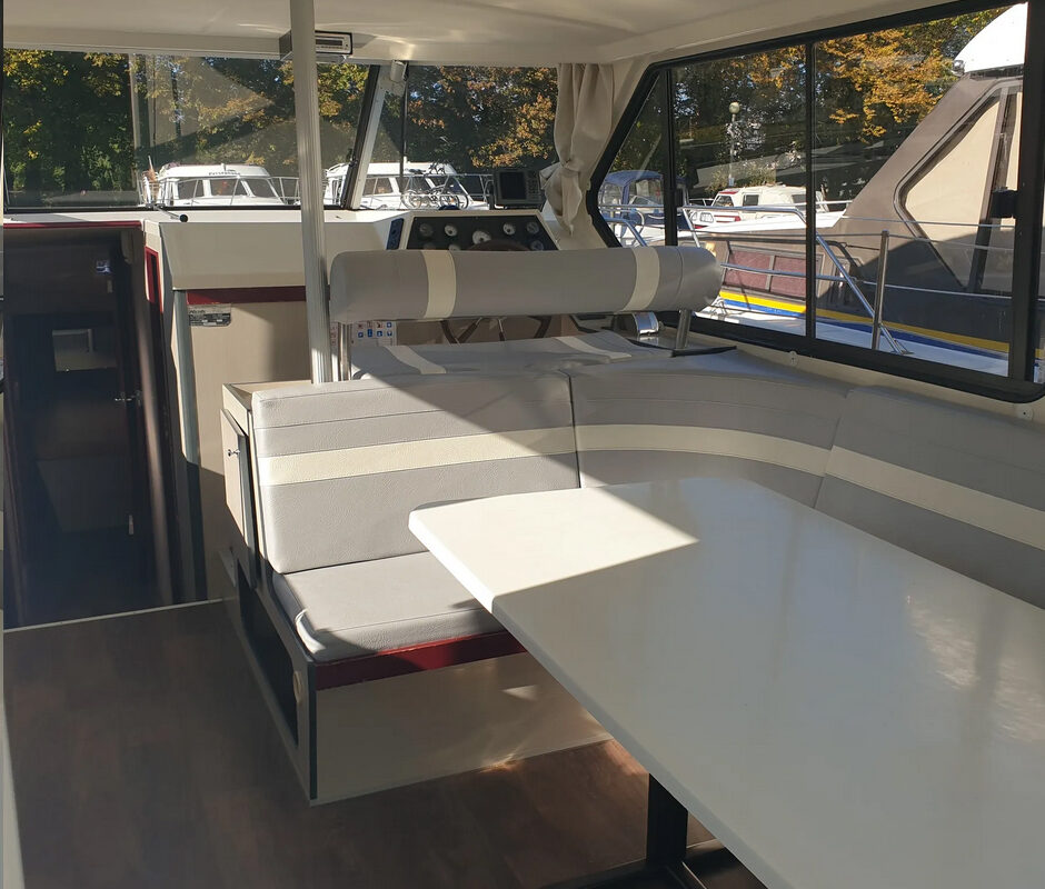 Salon Hausboot Sedan 1160