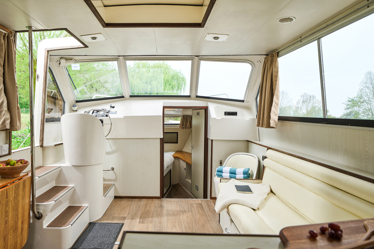 Salonbereich Hausboot Continentale