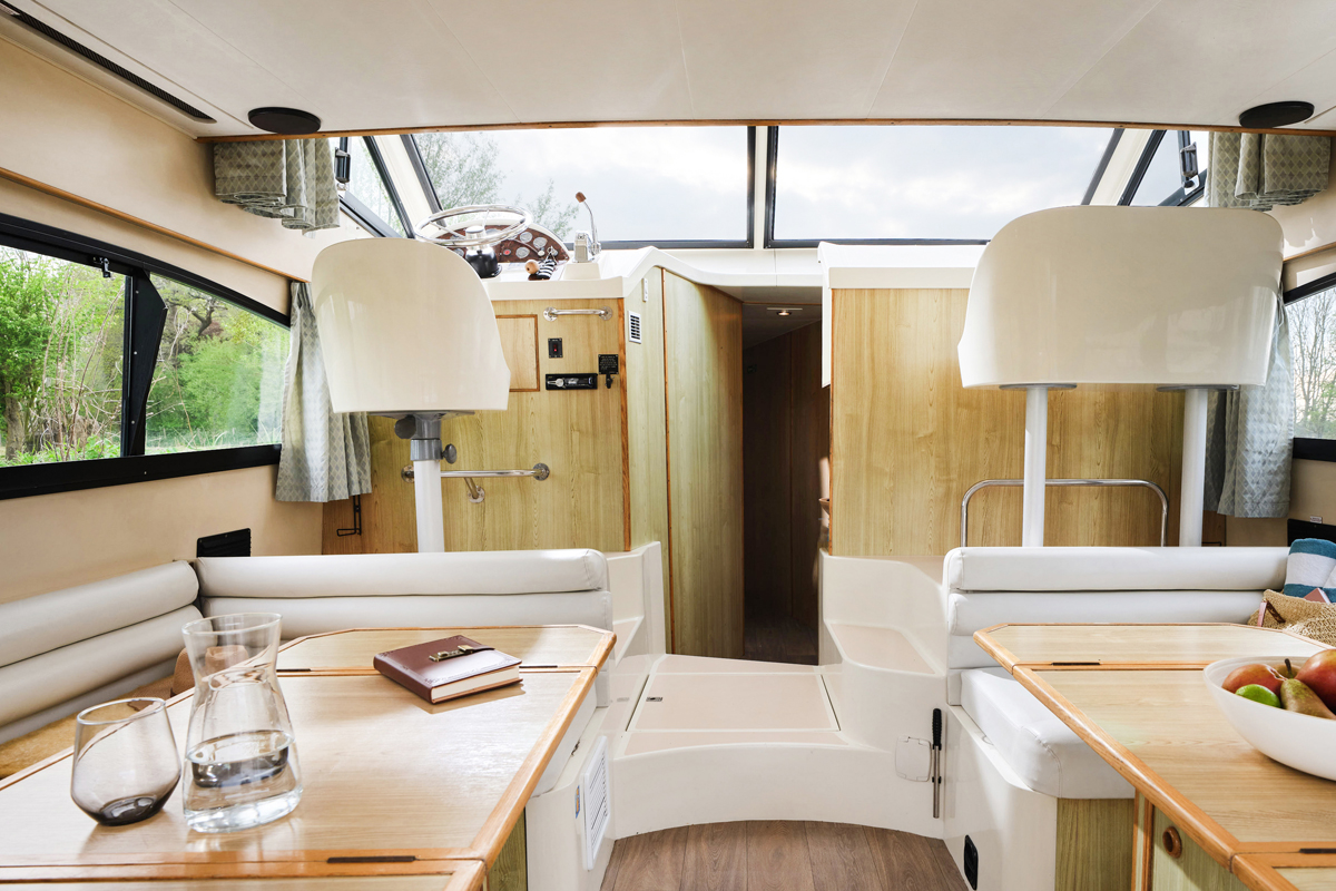 Salonbereich Hausboot Elegance