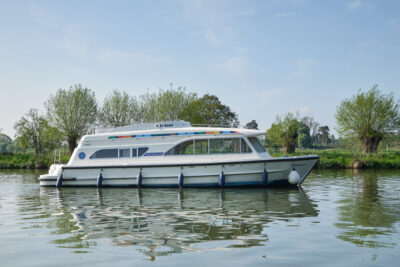 Seitliche Ansicht Hausboot Tango Dancer 2