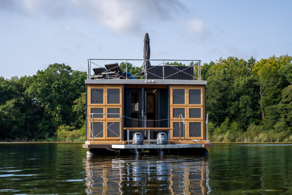 badeplattform-boot-toni