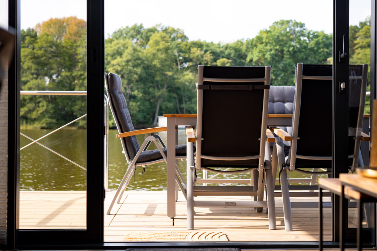 bugterrasse-hausboot-toni