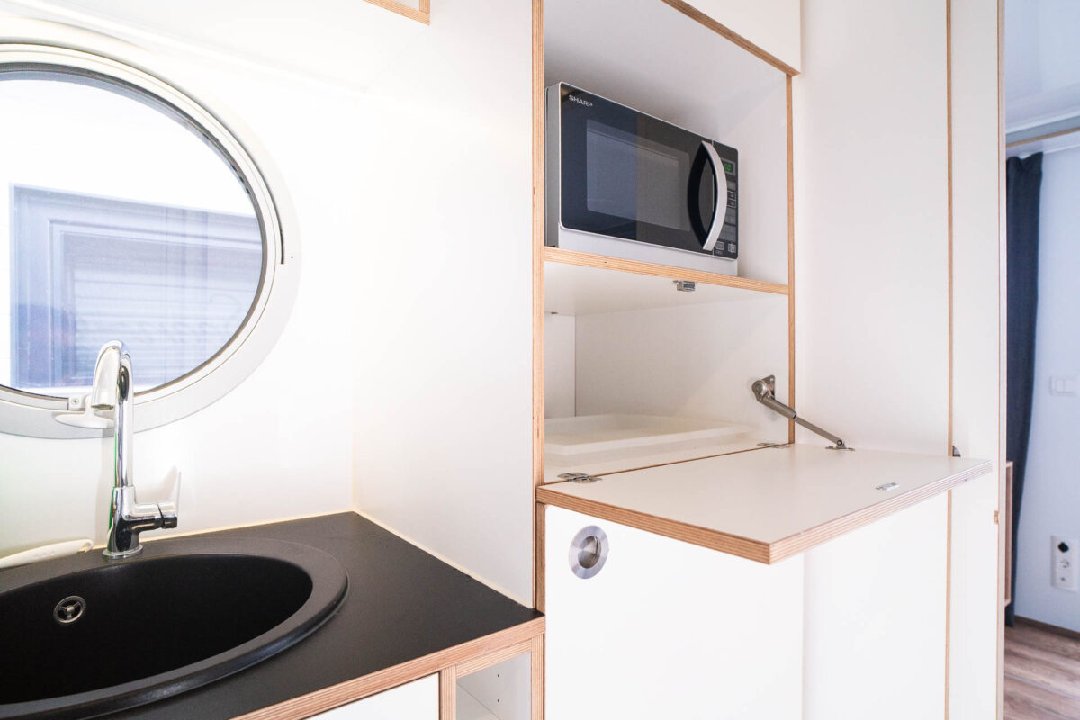 bungalowboot_seen-sucht_kuechenschrank