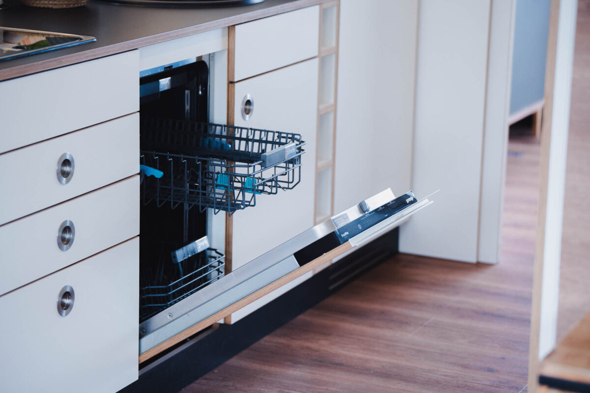 bungalowboot_seen-sucht_spuelmaschine