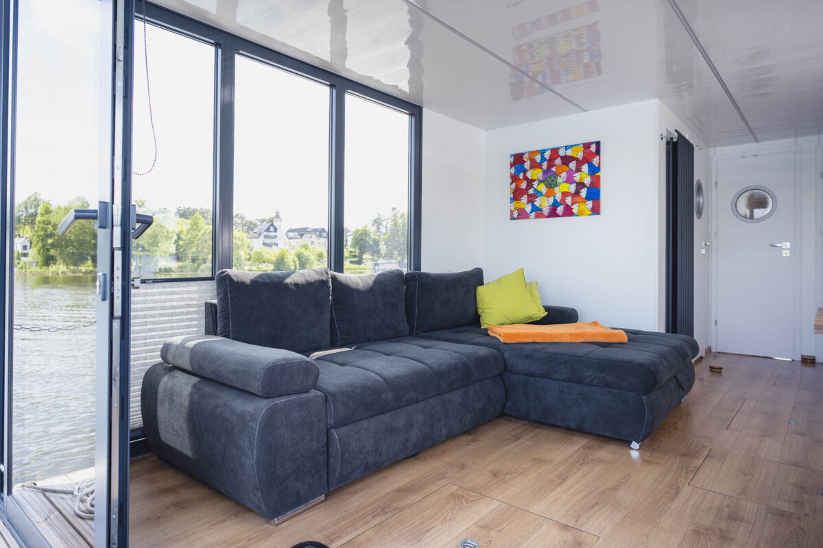 hausboot-nizza-ecksofa