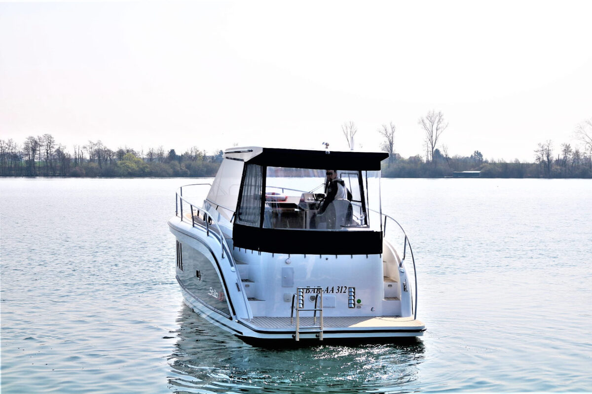 hausboot-sina-heckansicht