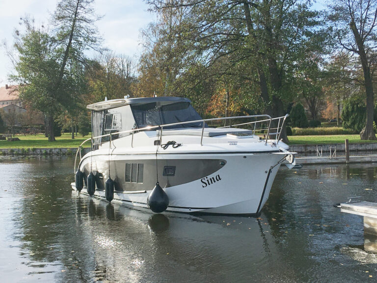 Bugansicht Hausboot Stillo 30 Sina