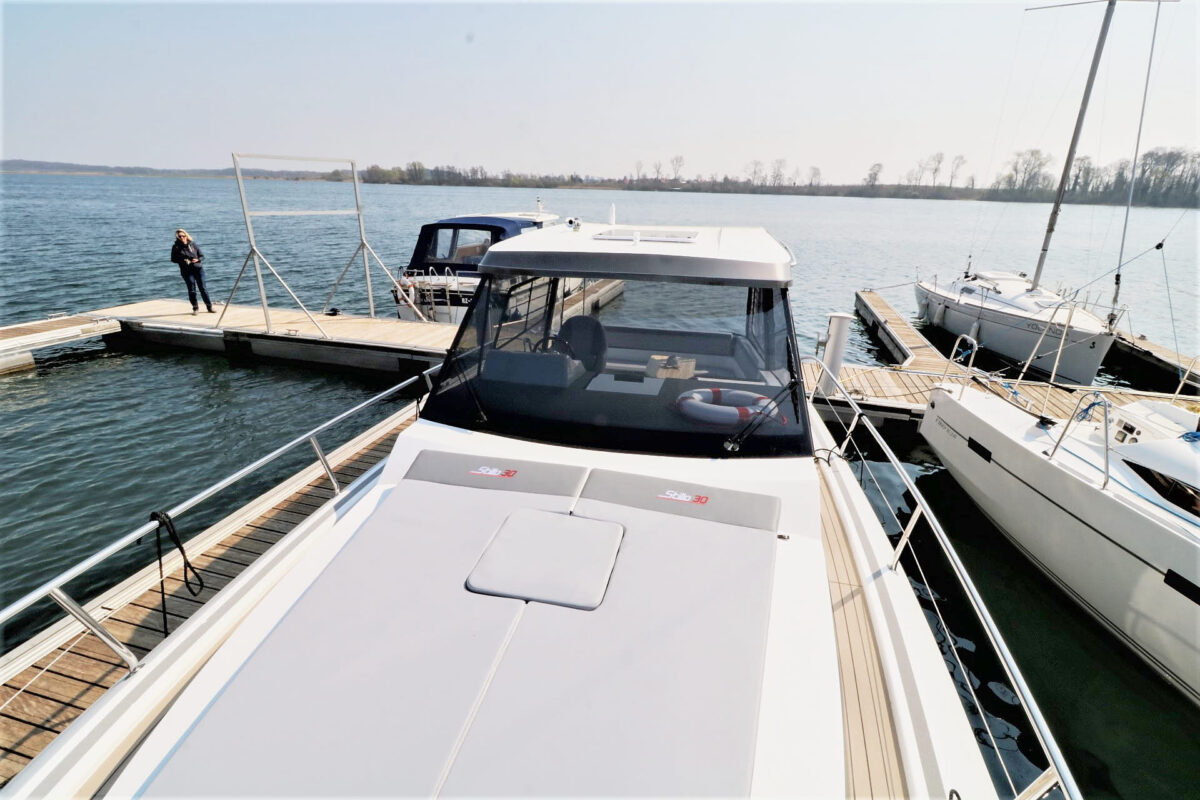 hausboot-sina-sonnenliegen