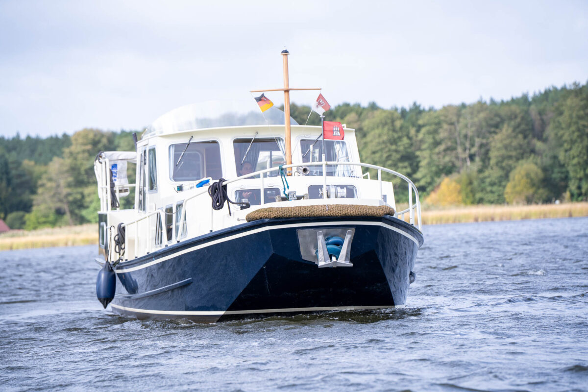 motoryacht-mieten-nana