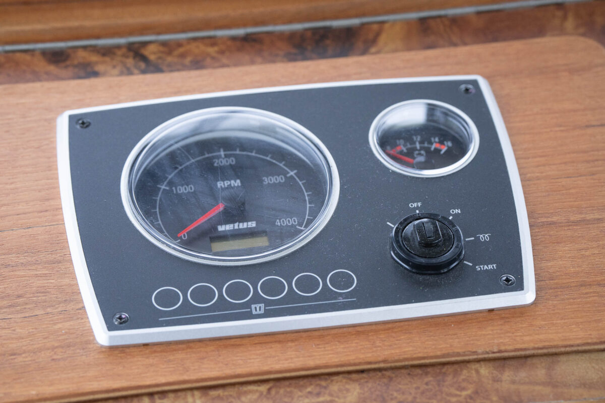 motoryacht-nana-anzeigen