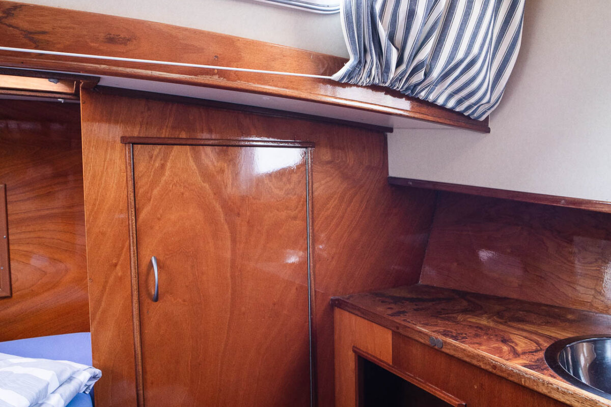 motoryacht-nana-bugkabine-stauraum