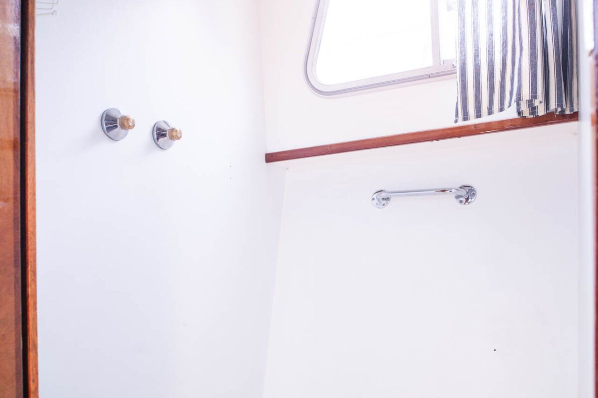 motoryacht-nana-dusche