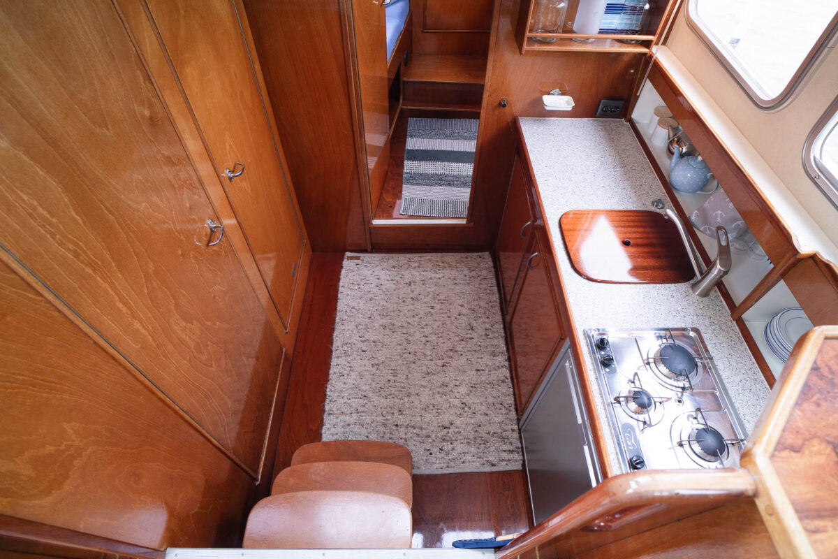 motoryacht-nana-kueche-2