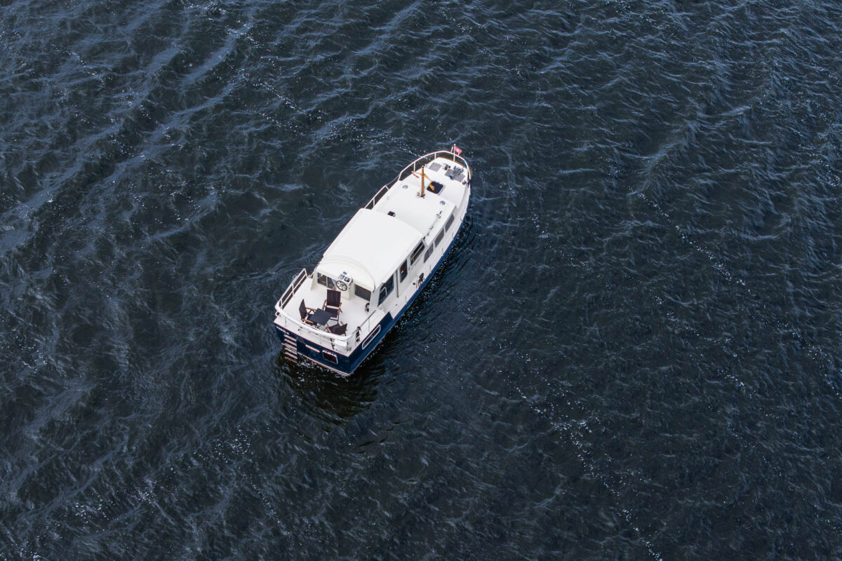 motoryacht-nana-von-oben-2