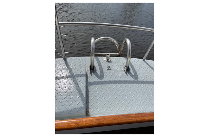 hausboot_martje_badeleiter