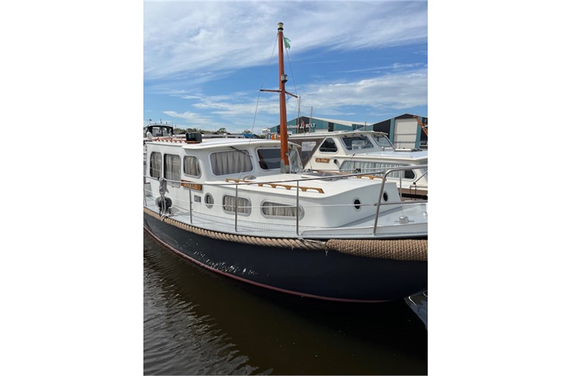 hausboot_martje_seitlich_2