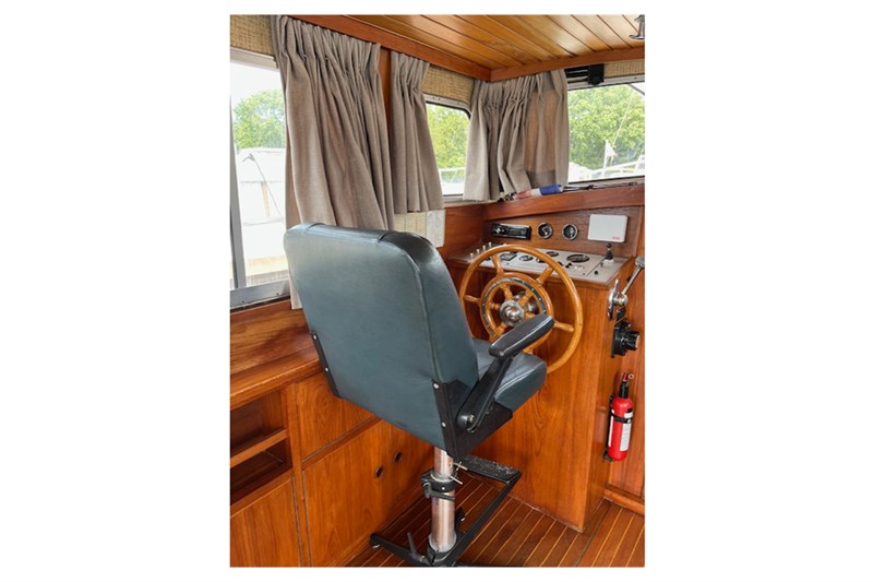 hausboot_martje_steuerstand+