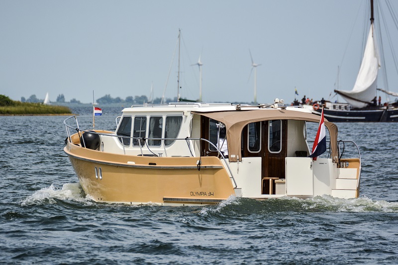 heckansicht_boot_olympia