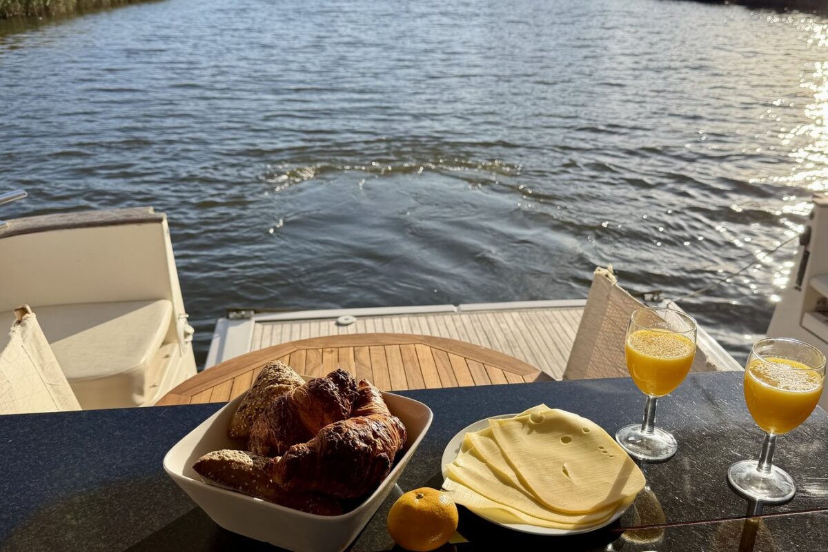 motoryacht_naousa-sicht-terrasse