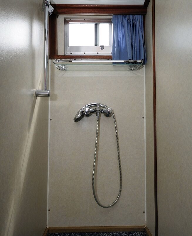 olympia-superkreuzer-dusche