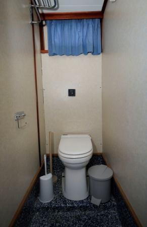 olympia-superkreuzer-toilette