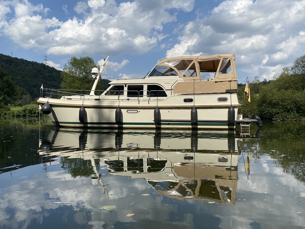 motoryacht_silas_seitenansicht