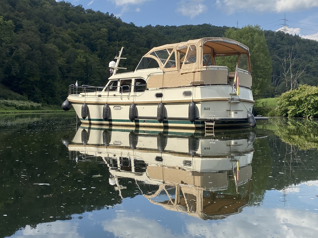 motoryacht_silas_seitlich