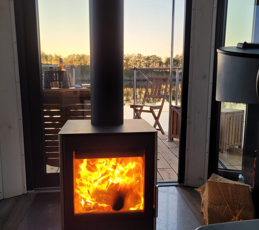 kamin-auf-bungalow-hafenluemmel