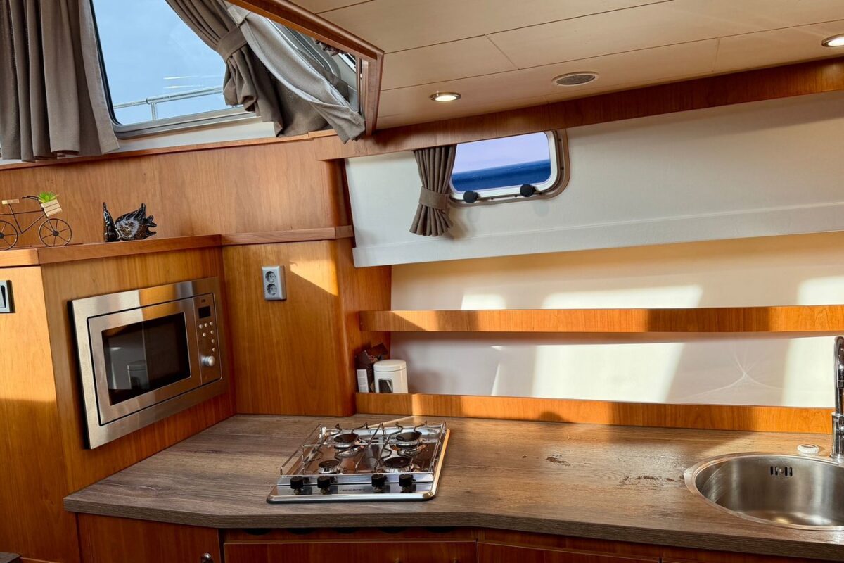 motoryacht_copain_kueche