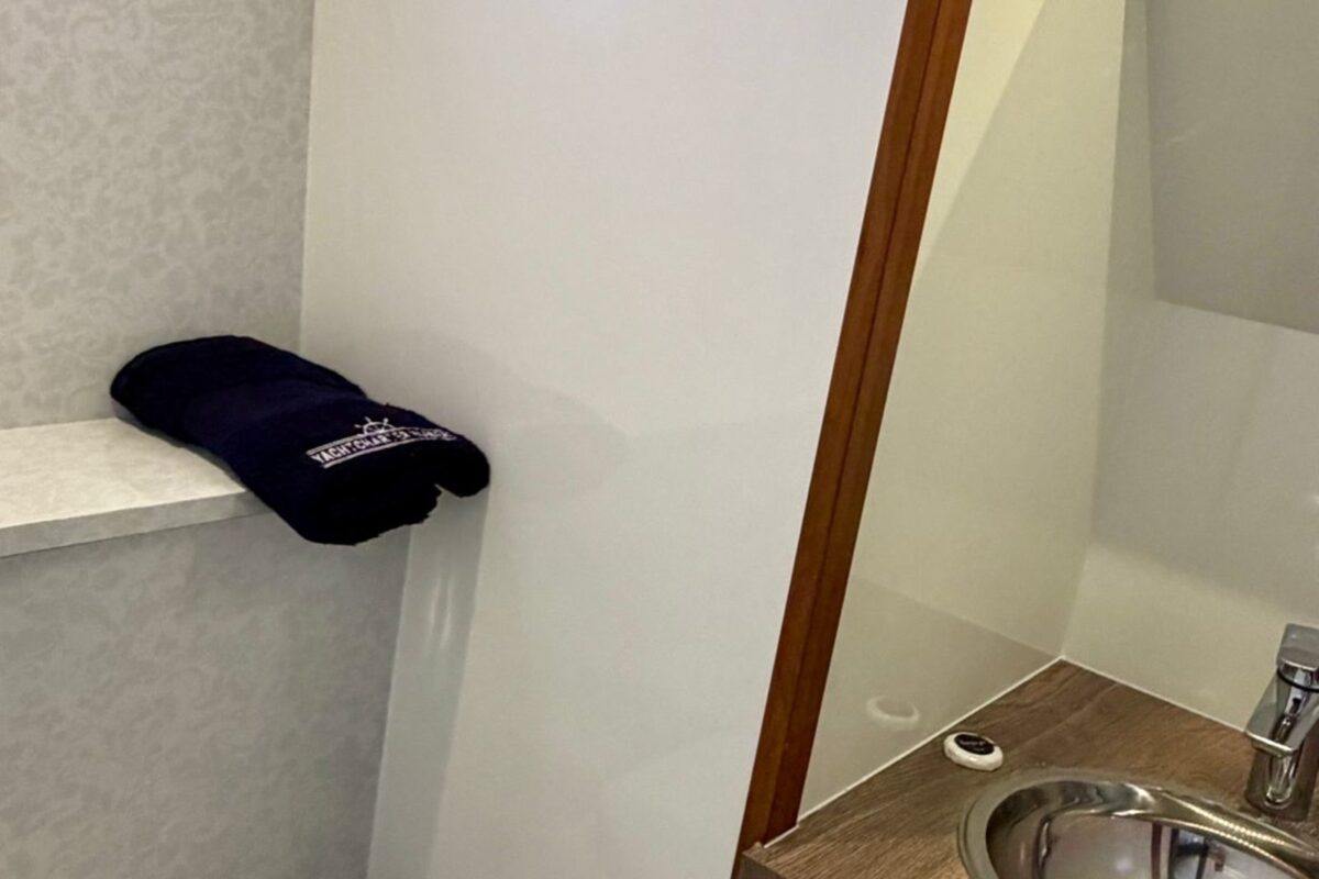 motoryacht_copain_waschbecken